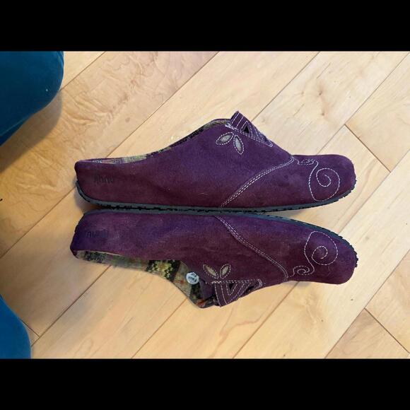 Clogs - Picture 3 of 5